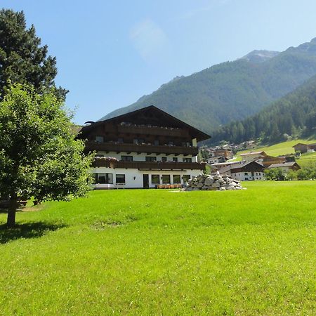 Hotel Steuxner Нойштифт-им-Штубайталь Экстерьер фото