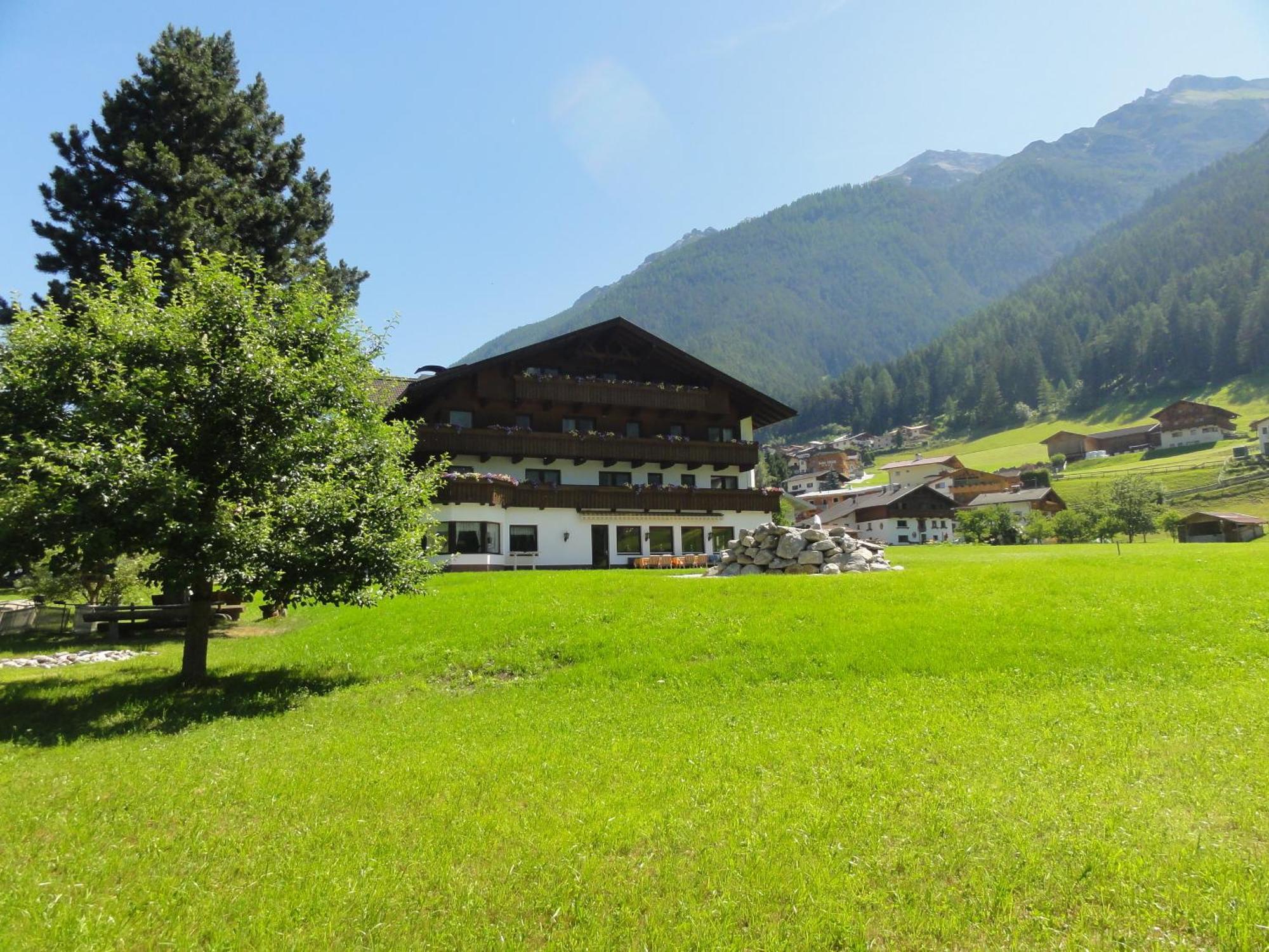 Hotel Steuxner Нойштифт-им-Штубайталь Экстерьер фото