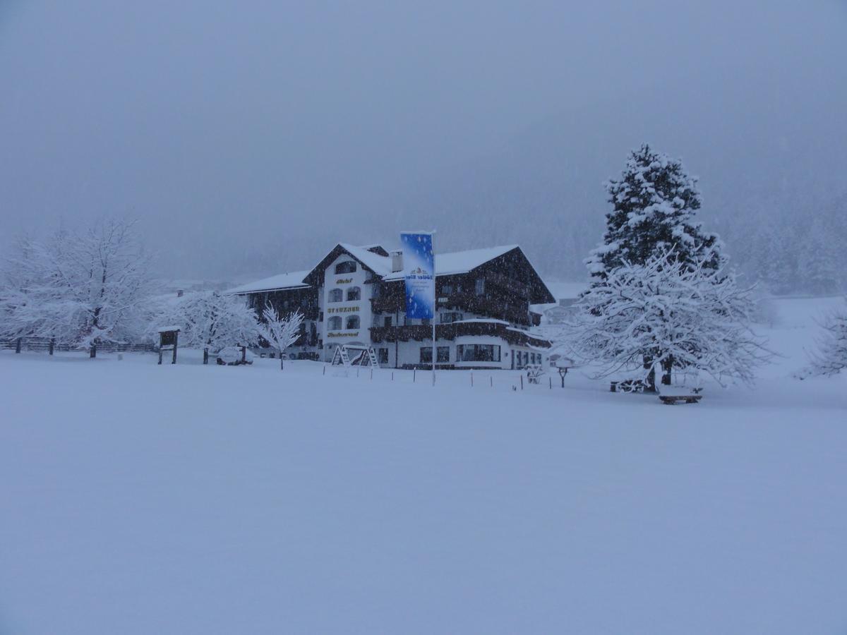 Hotel Steuxner Нойштифт-им-Штубайталь Экстерьер фото